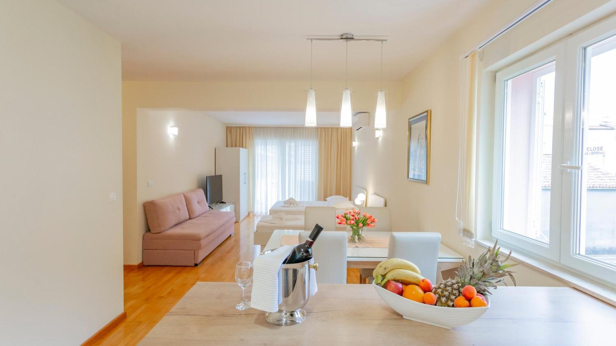 Baska Voda Apartments - Steps From The Beach, Free Parking, Central Location Kültér fotó