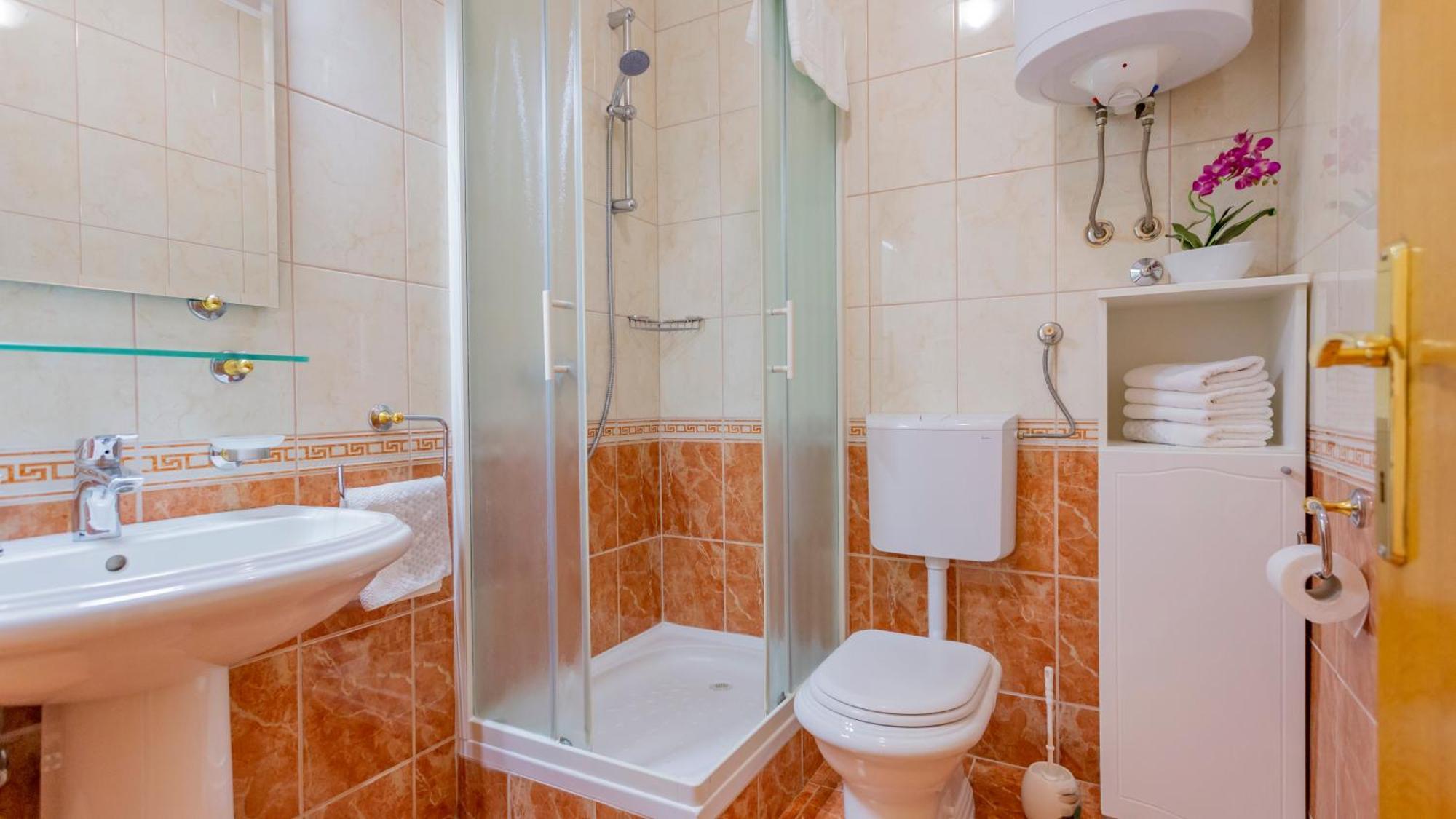 Baska Voda Apartments - Steps From The Beach, Free Parking, Central Location Kültér fotó