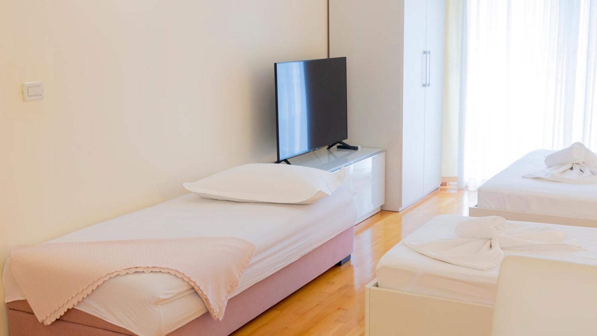 Baska Voda Apartments - Steps From The Beach, Free Parking, Central Location Kültér fotó