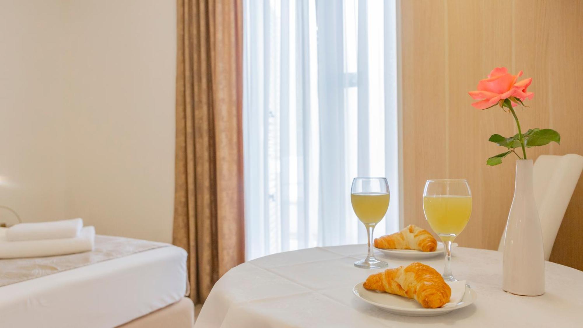 Baska Voda Apartments - Steps From The Beach, Free Parking, Central Location Kültér fotó
